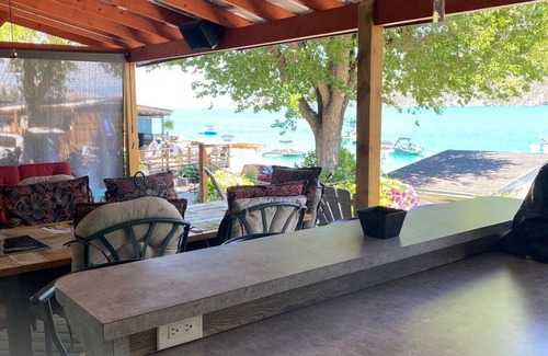 Central Okanagan RV Rental | Stay on beautiful Kalamalka Lake at Klub Kal Resort.