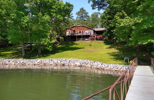 Gilbertsville Condo | Stay on Kentucky Lake at this First Floor Condo