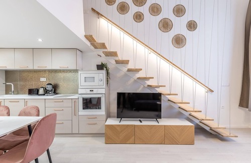 Palace District Apartment | Stay One Step From Hungarian National Museum