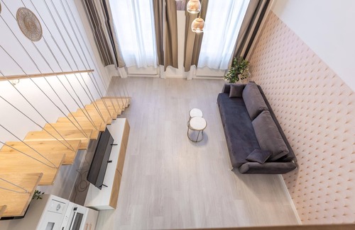 Palace District Apartment | Stay One Step From Hungarian National Museum