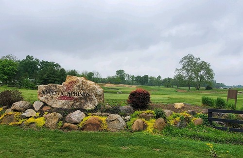 Wilmington House | Stay & Play at a Top 10 Ohio Golf Course - private house right on the course!