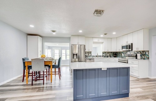 Belleview House | Stay & Play in Belleview: Welcoming Home w/Yard