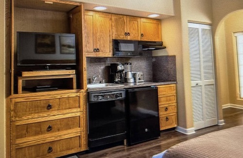 South Mountain Apartment | Stay & Play