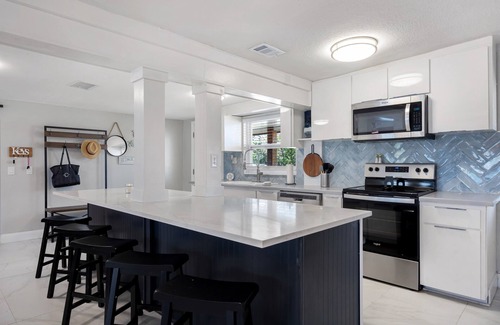 Sea Ranch On The Gulf House | "Stay Salty" Florida Pool/Canal Home, 4 bed, 3.5 bath, bring boat!