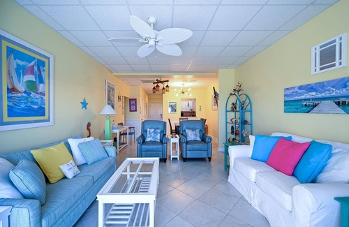Pensacola Beach Condo | Stay Sans Souci on the beach! Gated property located on Pensacola Beach 😎