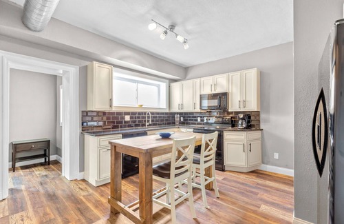 St. Louis Apartment | Stay STL-Spacious 3BR-Off Street Parking-Pets-W/D