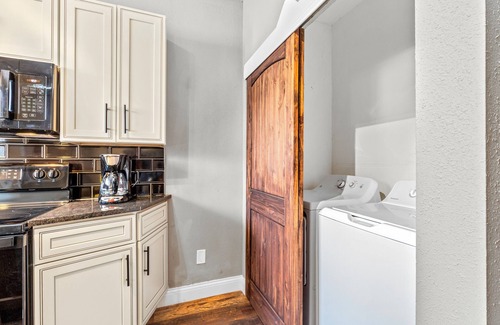 St. Louis Apartment | Stay STL-Spacious 3BR-Off Street Parking-Pets-W/D