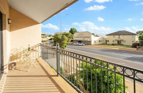 Temora Apartment | Stay Temora - Central Townhouse 290A