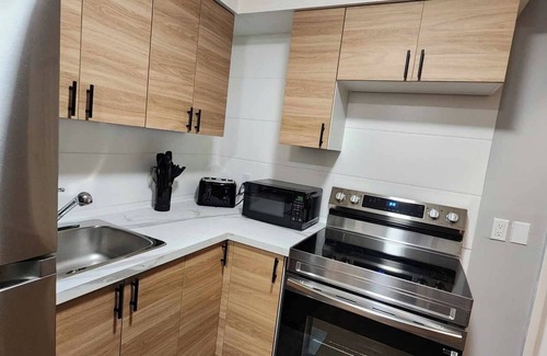 Cornwall Apartment | Stay Together: 2 Cozy Apartments