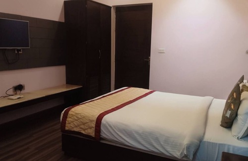 Agra Bed & Breakfast | Stay walk in distance from Taj Mahal