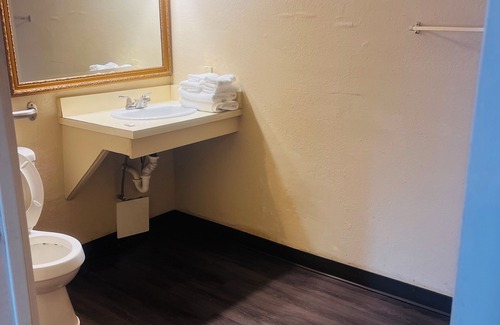 Frenchtown Township Hotel | Stay-Well Inn