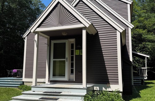 Londonderry House | Stay where you can Ski the Fab Four