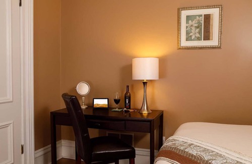 Central Business District Bed & Breakfast | Stay with us and you'll see why we are ranked #1 lodging in Kalamazoo, MI.