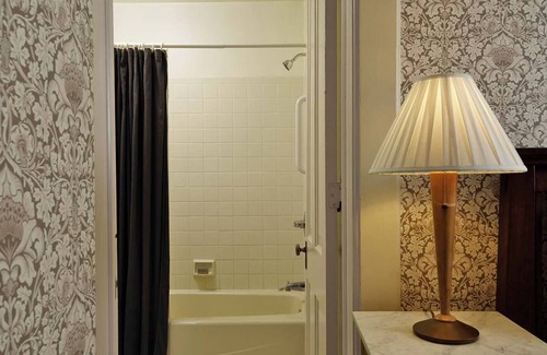 Central Business District Bed & Breakfast | Stay with us and you'll see why we are ranked #1 lodging in Kalamazoo, MI.