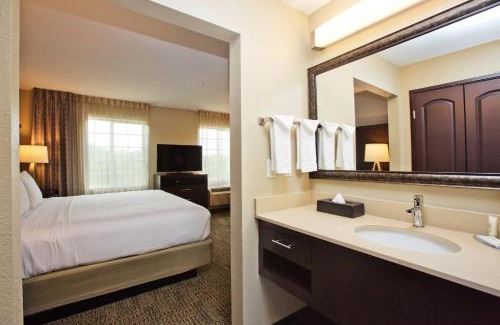 Sweetbriar Hotel | Staybridge Suites Austin South Interstate Hwy 35 by IHG