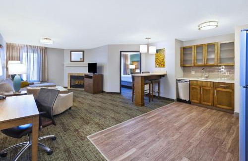 Columbia Hotel | Staybridge Suites Columbia-Highway 63 & I-70 by IHG
