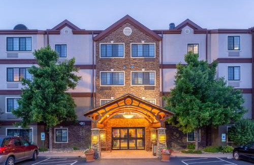 Davenport Hotel | Staybridge Suites Davenport by IHG