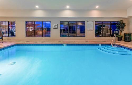 Davenport Hotel | Staybridge Suites Davenport by IHG