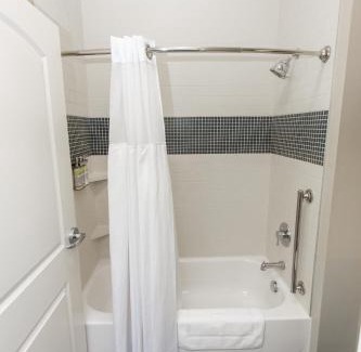 Davenport Hotel | Staybridge Suites Davenport by IHG