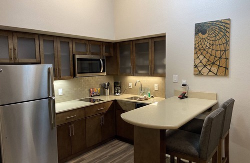 Denton Hotel | Staybridge Suites Denton by IHG