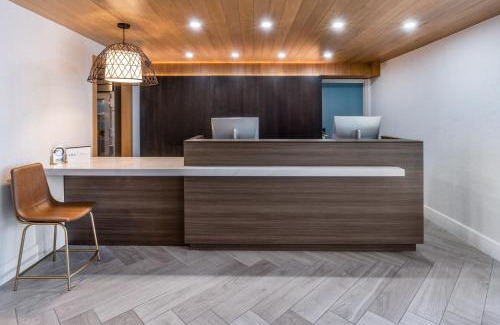 Glendale Hotel | Staybridge Suites Denver - Cherry Creek by IHG