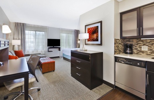 Utica Hotel | Staybridge Suites Detroit-Utica by IHG