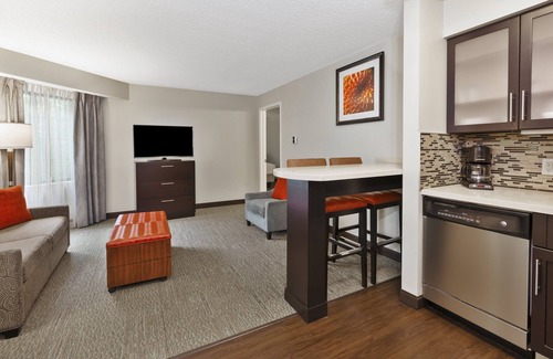 Utica Hotel | Staybridge Suites Detroit-Utica by IHG