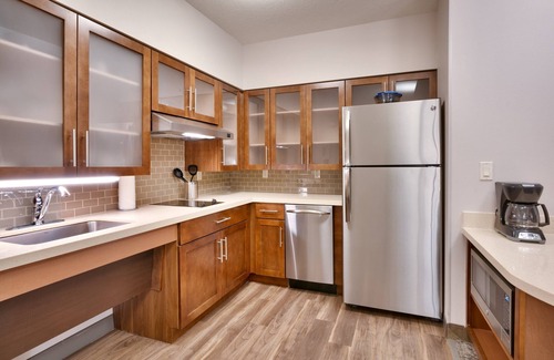 Gainesville Hotel | Staybridge Suites Gainesville I-75 by IHG