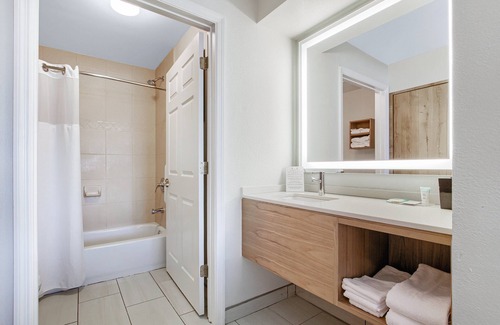 Oak Hotel | Staybridge Suites Gulf Shores by IHG
