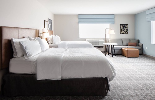 Iowa River Landing Hotel | Staybridge Suites Iowa City Coralville by IHG