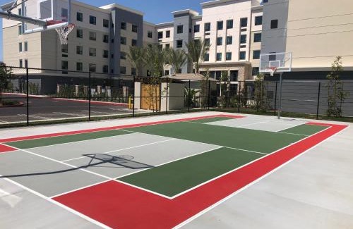 Irvine Business Complex Hotel | Staybridge Suites Irvine - John Wayne Airport by IHG