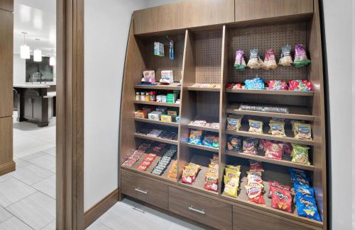 Irvine Business Complex Hotel | Staybridge Suites Irvine - John Wayne Airport by IHG