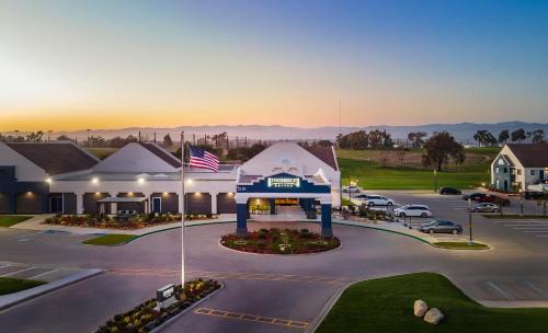 Oxnard Hotel | Staybridge Suites Oxnard - River Ridge by IHG