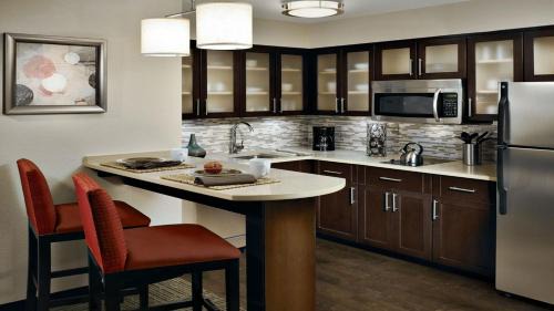 Sioux City Hotel | Staybridge Suites - Sioux City Southeast by IHG