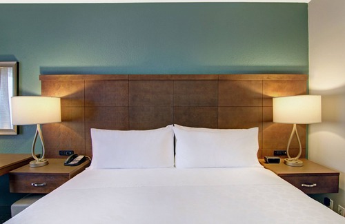 North York Hotel | Staybridge Suites Toronto - Vaughan South by IHG