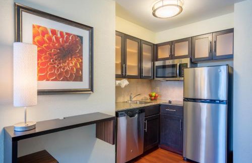 Concordville Hotel | Staybridge Suites Wilmington - Brandywine Valley by IHG