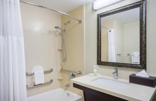 Concordville Hotel | Staybridge Suites Wilmington - Brandywine Valley by IHG