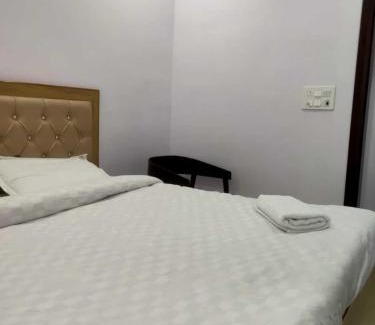 New Delhi House | STAYCATION by STASS-Embassies, DU South Campus