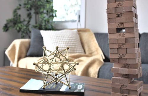 McQuesten West House | Staycation+Clean+3 bed+Parking+King Bd+Wi-Fi