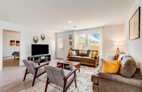 Southside House | Staycation Cottage