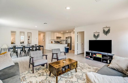 Southside House | Staycation Cottage