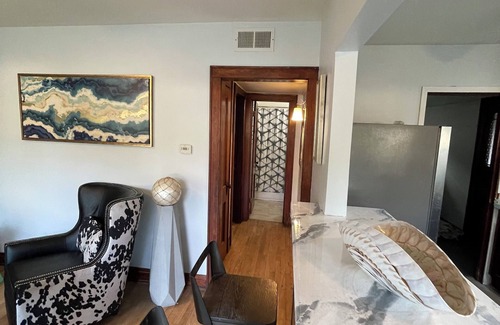 Gary House | Staycation Retreat