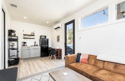 Boise Apartment | #StayinMyDistrict NEBoise HOTTUB