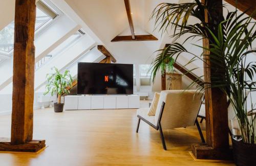Suedstadt Apartment | Staylight Penthouse in der Südstadt - Luxus Suite