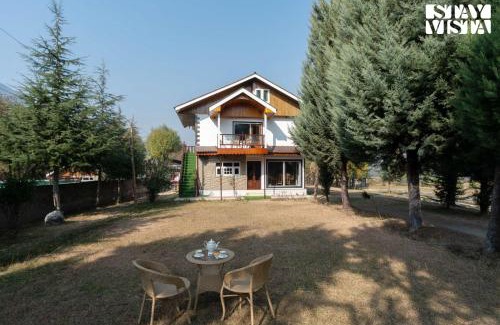 Brein Villa | StayVista at Khwab Villa with Lawn, BBQ