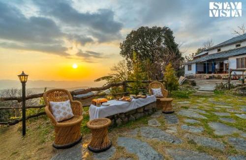 Bir Villa | StayVista at Rooh - 2BR Sunset View Villa in Palampur