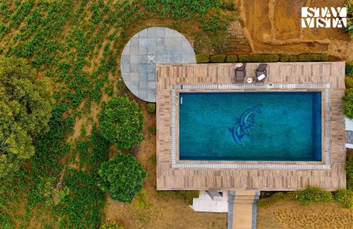 Rajawas Villa | StayVista at The Saket Farm with Pool, Bonfire