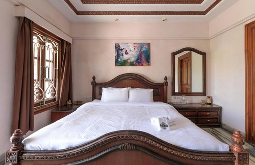 St.Stanislaus Villa Villa | StayVista at The White House Villa
