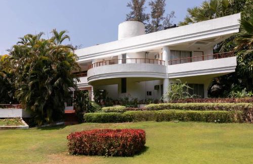 Shahapur Villa | StayVista's Goil Farms with Private Pool, Deck, Jacuzzi, Gym, Steam Room & Activities