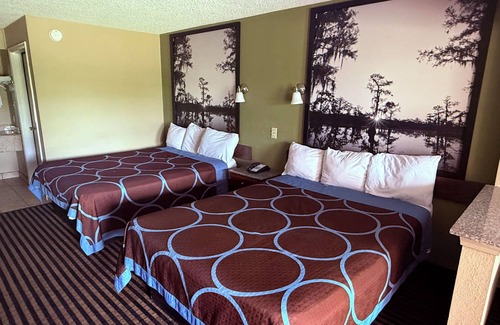 Broadmoor Hotel | Staywell Suites